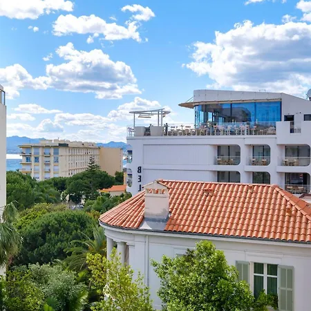 Castel Apartmán *